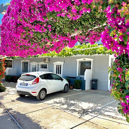 Tomi Apartments Sarandë Eksteriør billede
